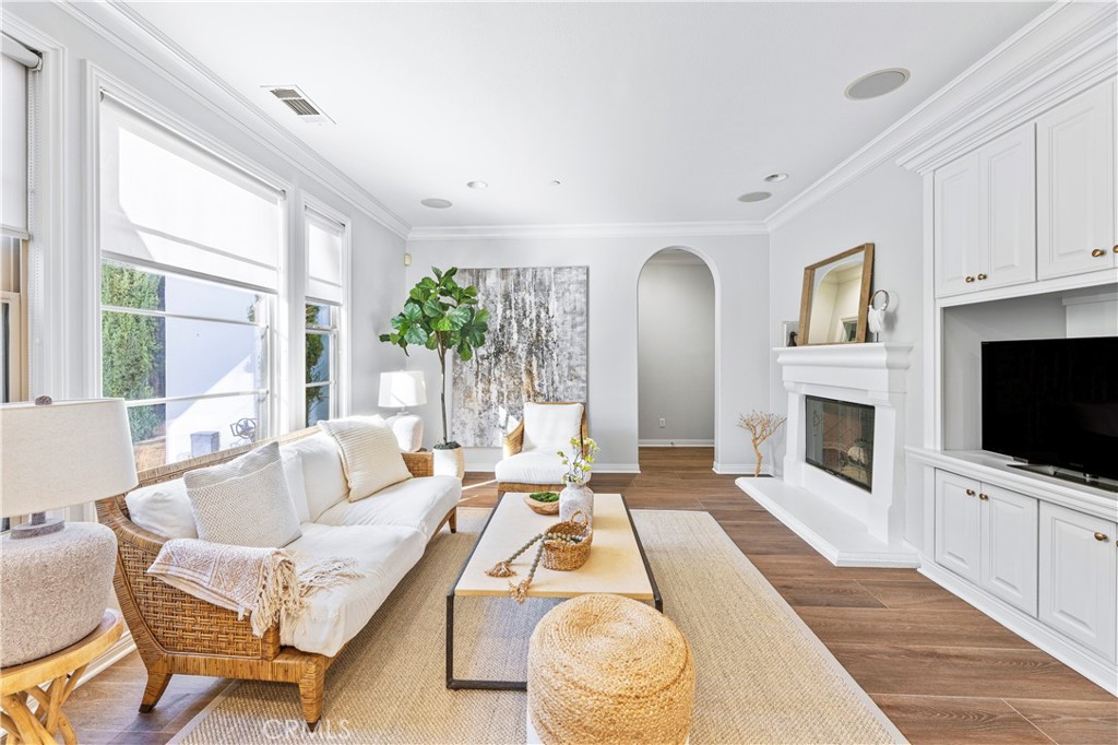 MLS #OC25279130 image #16