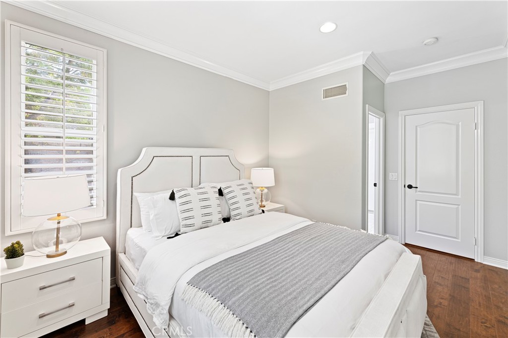 MLS #OC25279130 image #28