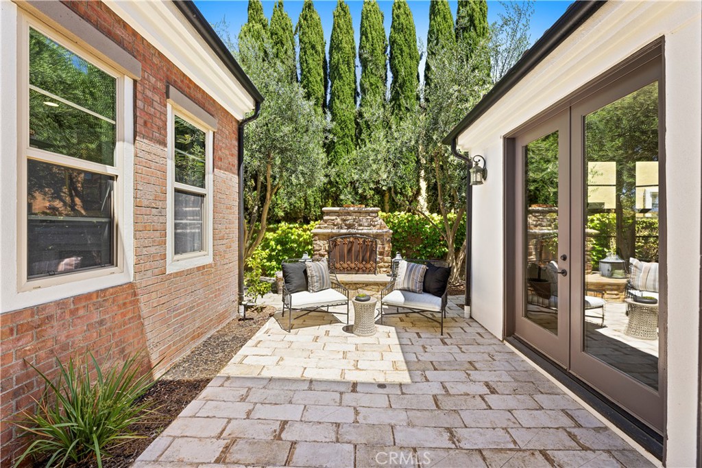 MLS #OC25279130 image #9