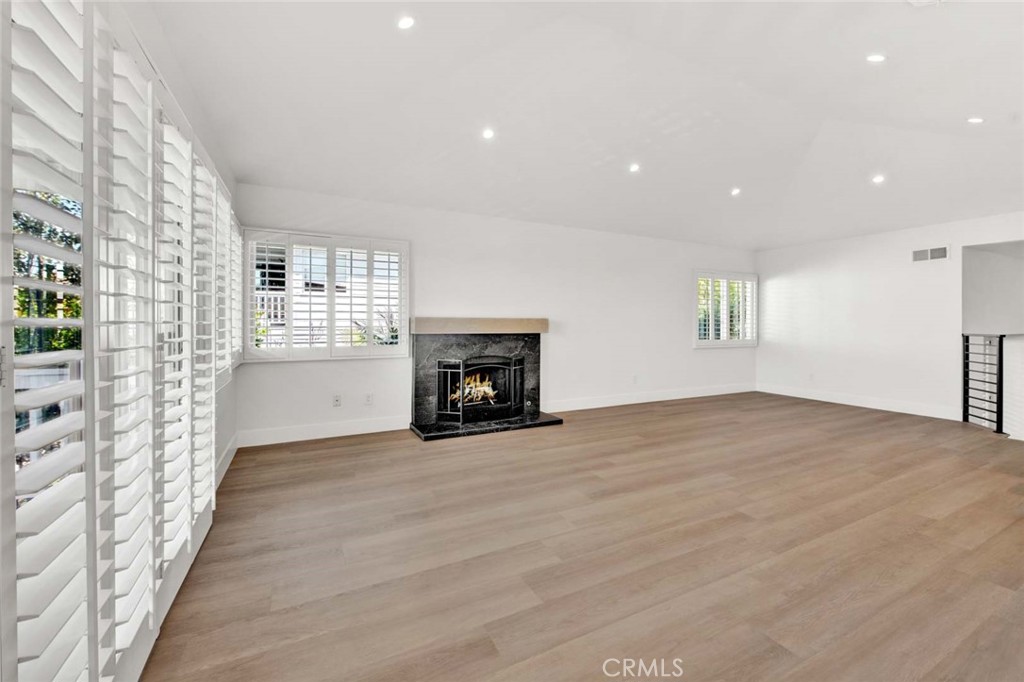 MLS #OC25279158 image #13