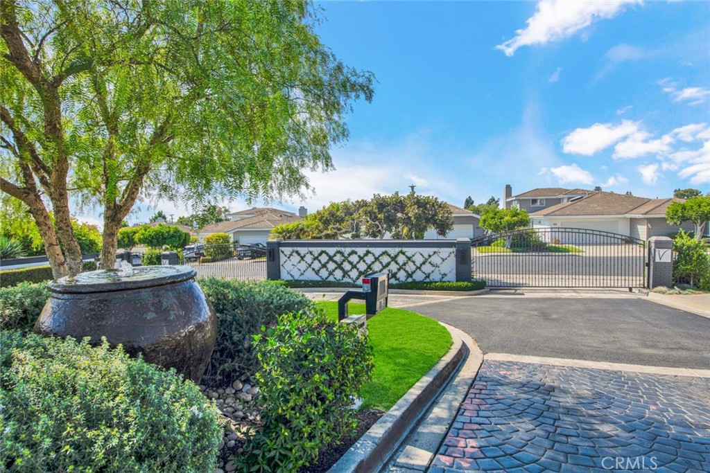 MLS #OC25279158 image #2