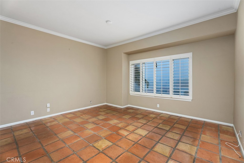 MLS #OC25279181 image #4