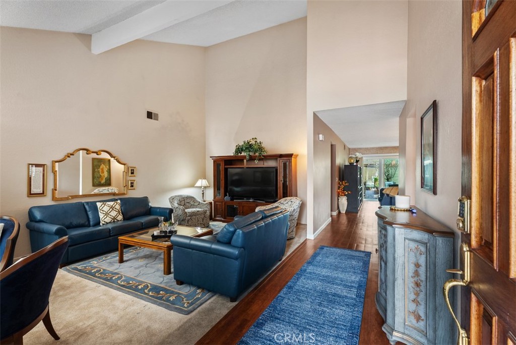 MLS #OC25279400 image #2