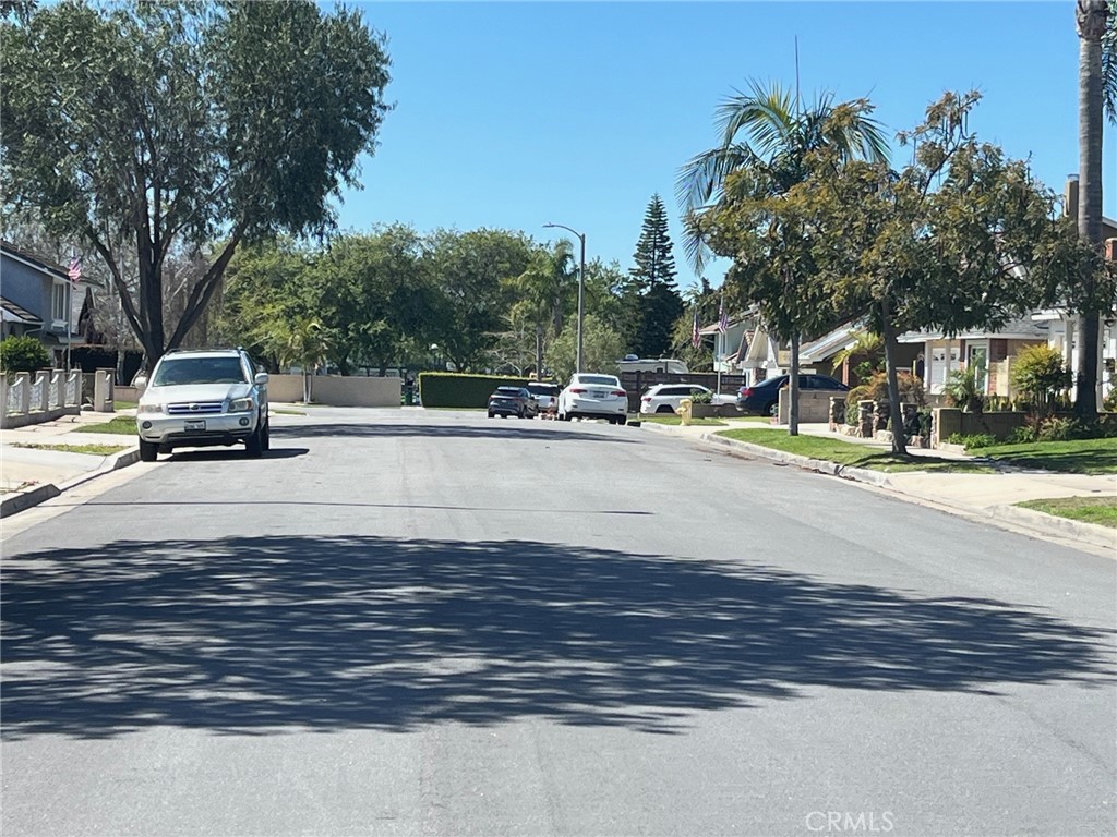 MLS #OC25279400 image #24