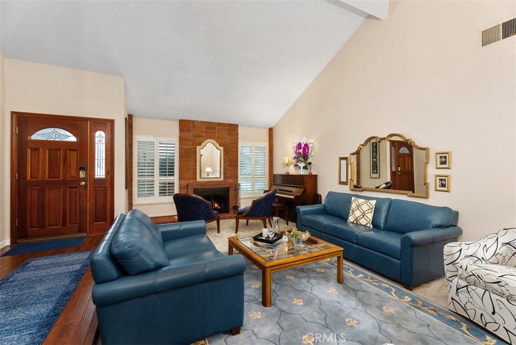 MLS #OC25279400 image #3