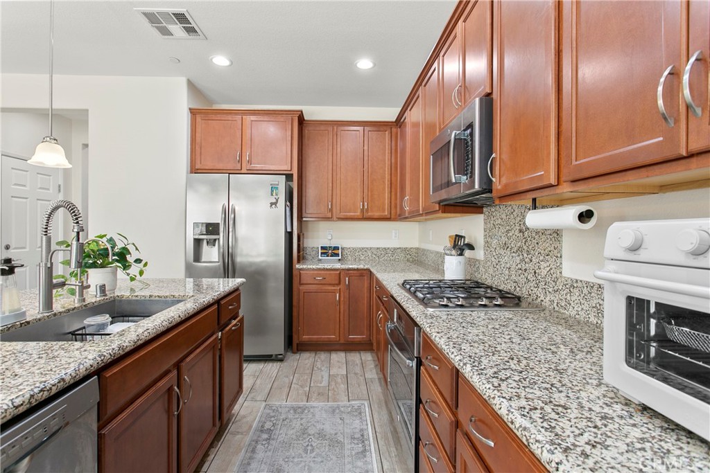 MLS #OC25279532 image #9