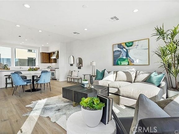 MLS #OC25279648 image #10