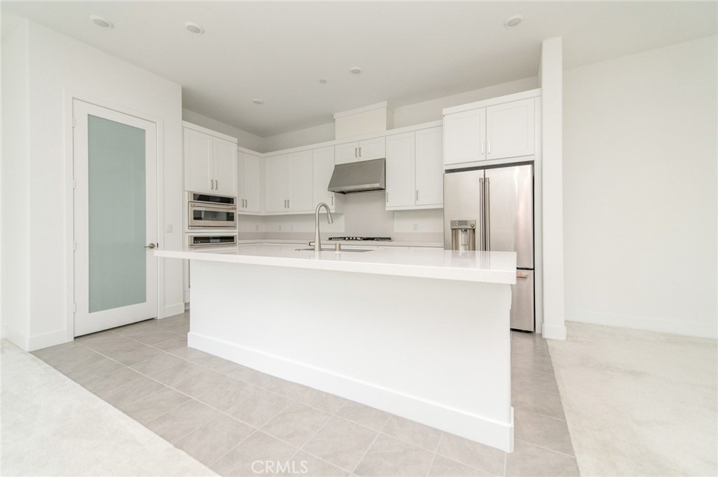 MLS #OC25280066 image #10