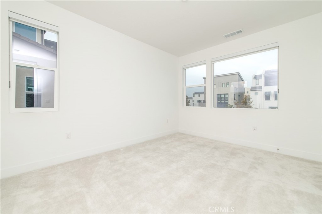 MLS #OC25280066 image #18