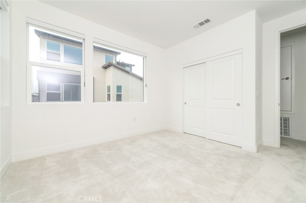 MLS #OC25280066 image #21