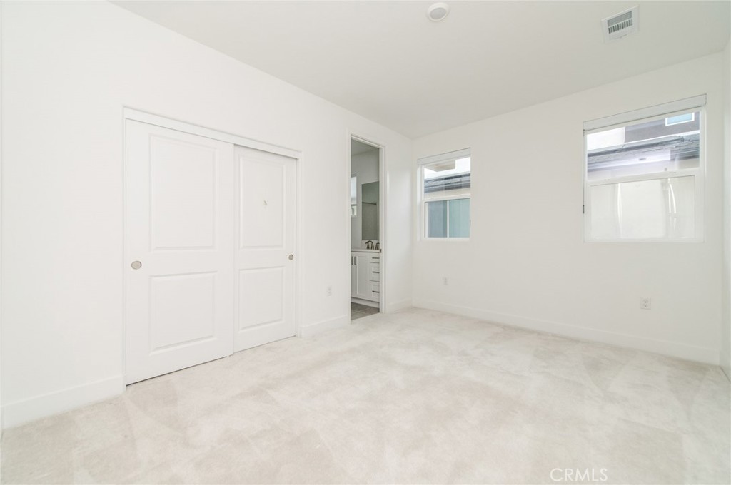 MLS #OC25280066 image #22