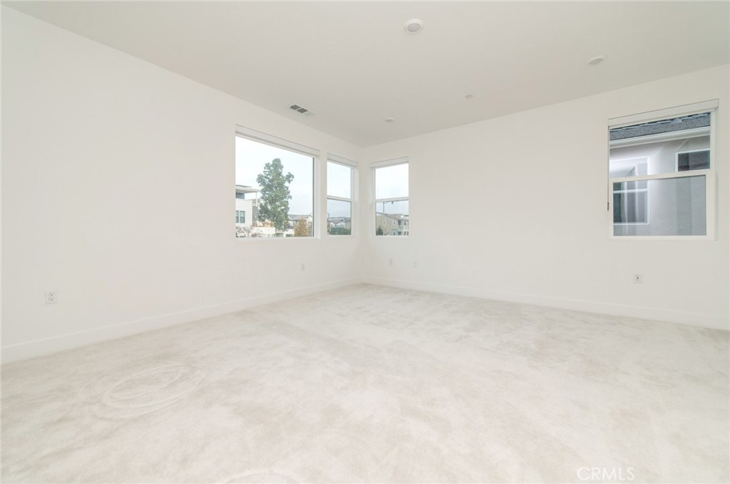 MLS #OC25280066 image #25