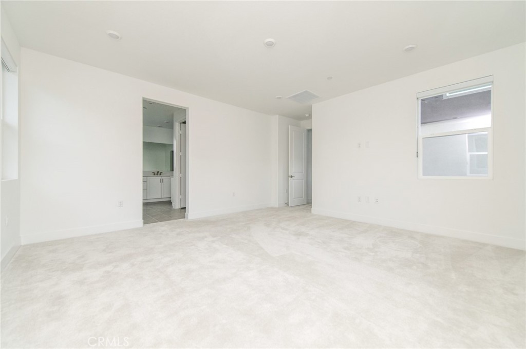 MLS #OC25280066 image #26