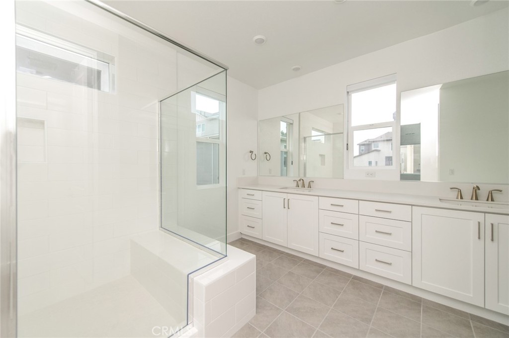 MLS #OC25280066 image #29