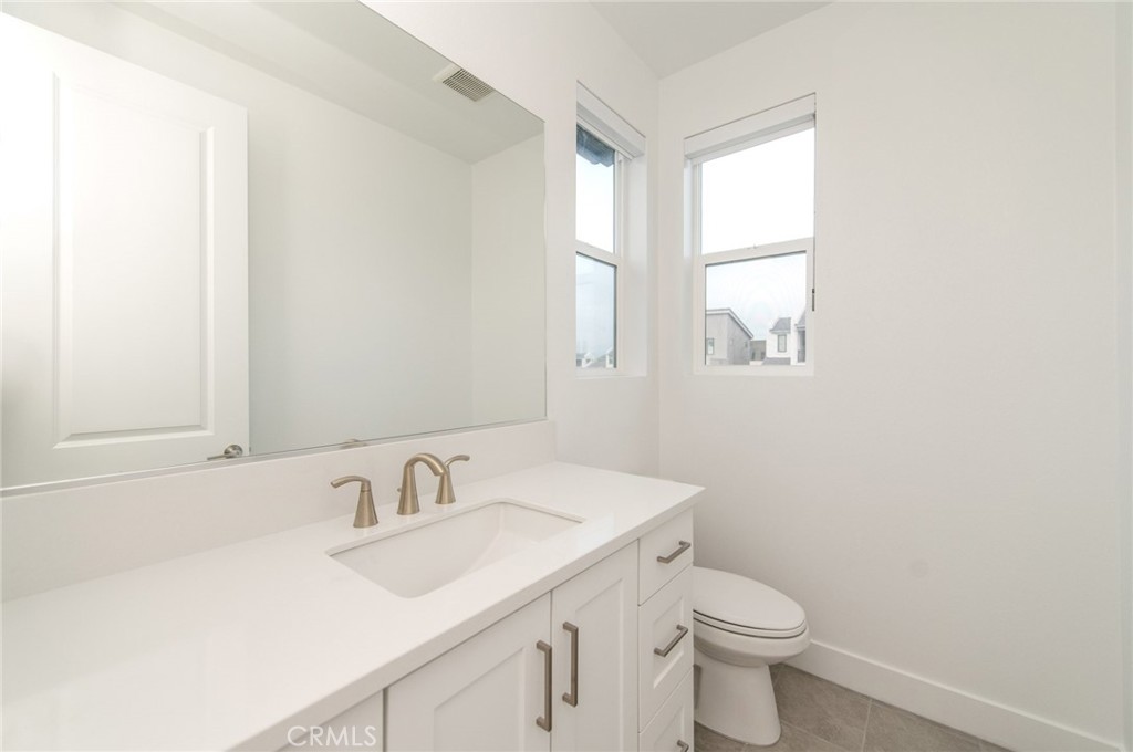 MLS #OC25280066 image #33