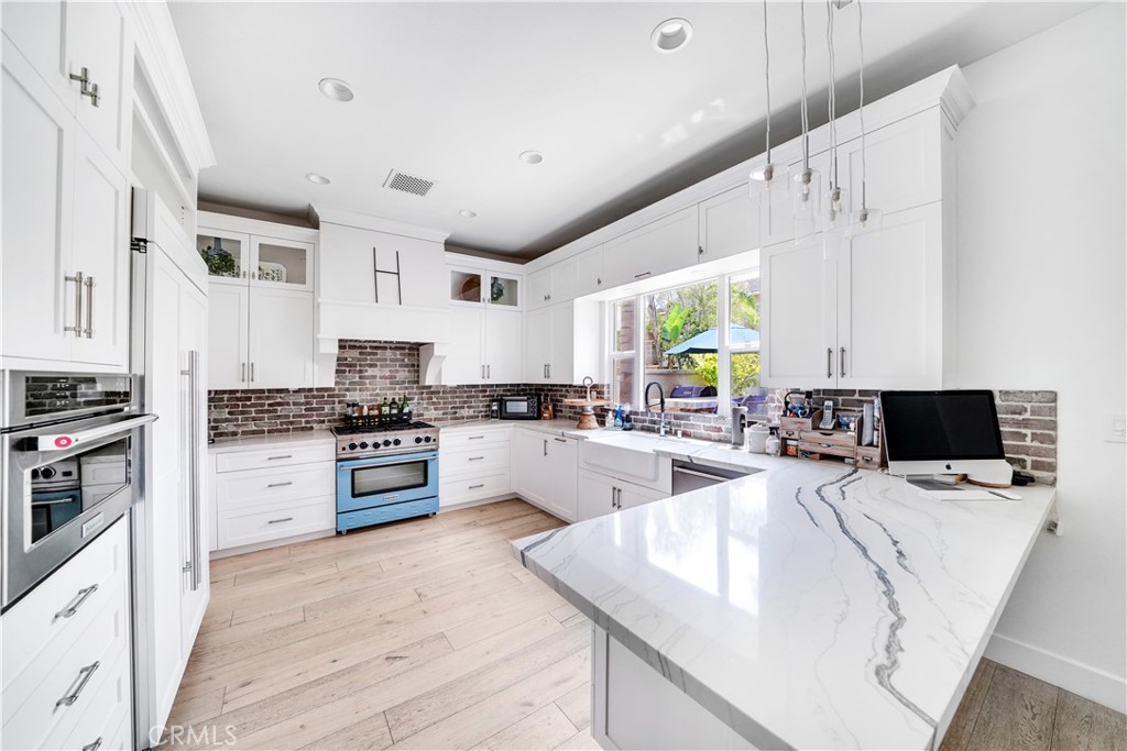 MLS #OC25280069 image #11