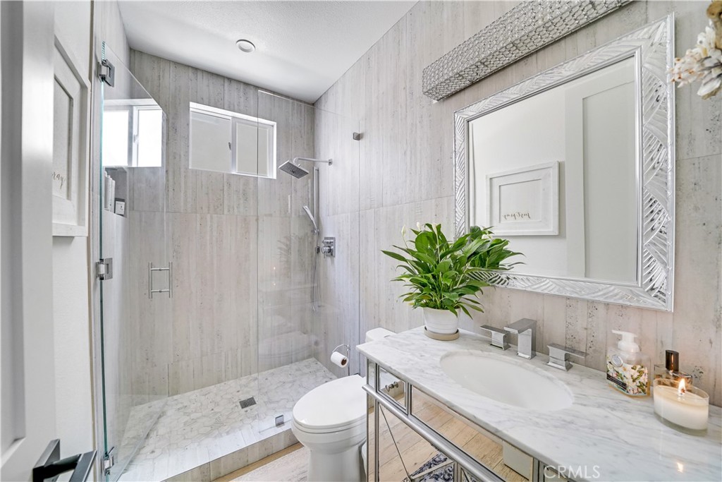 MLS #OC25280069 image #16