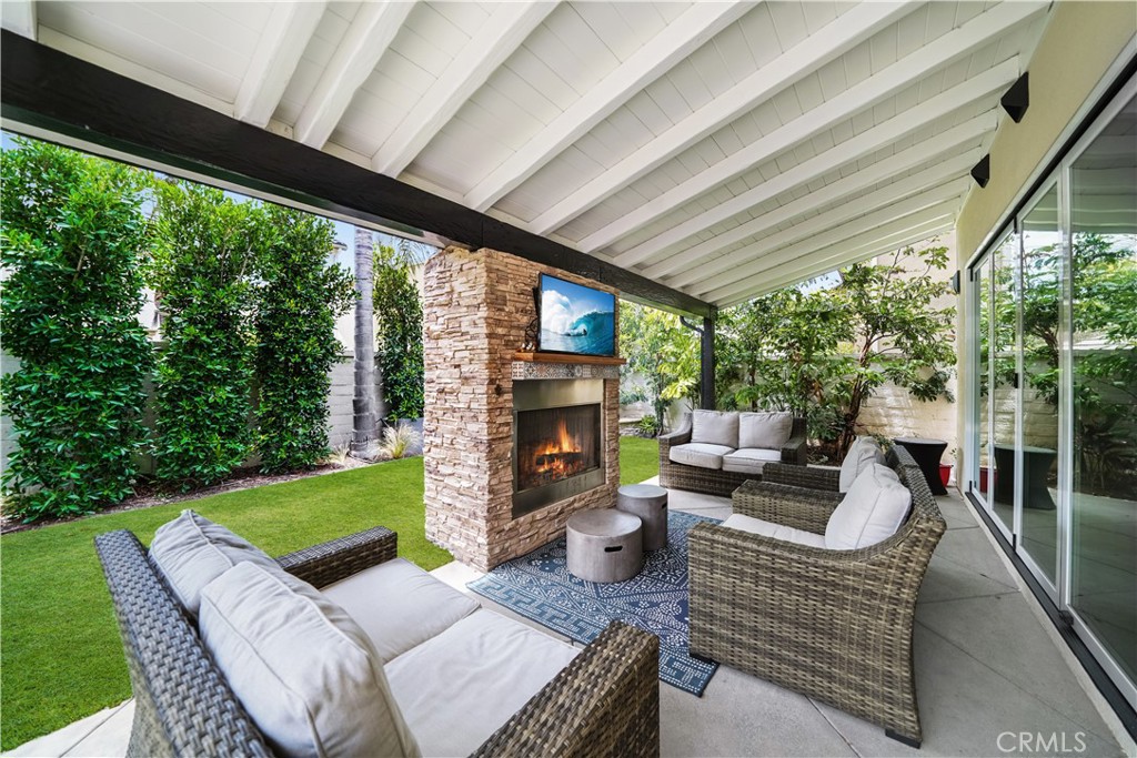 MLS #OC25280069 image #2