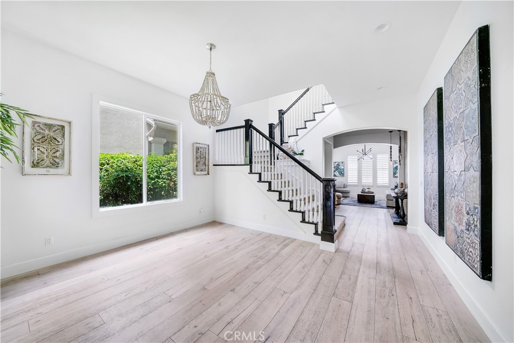 MLS #OC25280069 image #5