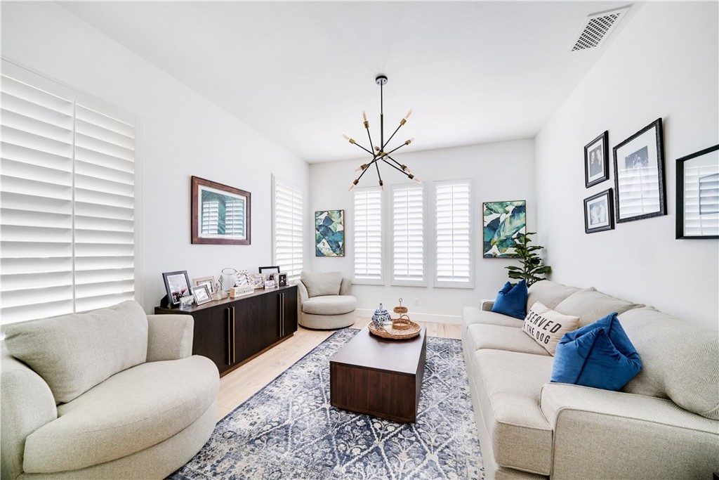 MLS #OC25280069 image #6