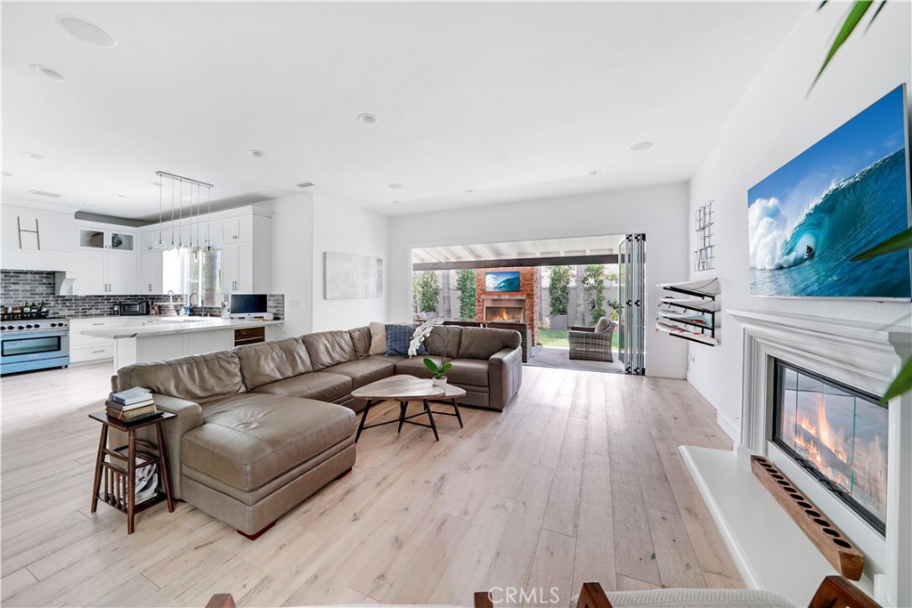 MLS #OC25280069 image #8