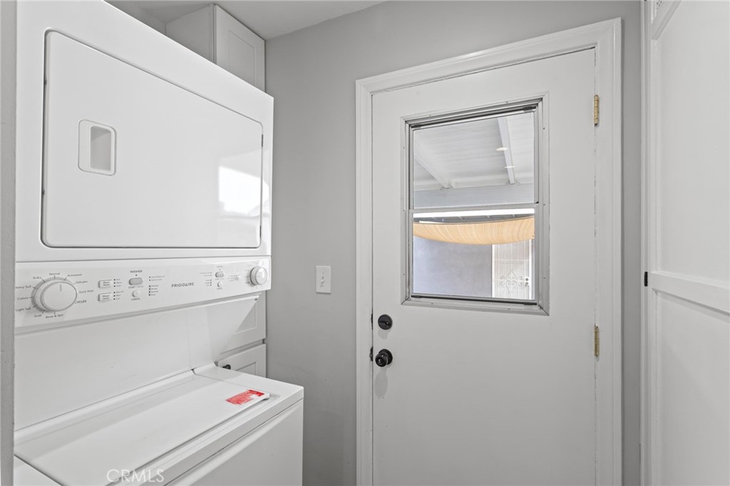 MLS #OC25280094 image #15