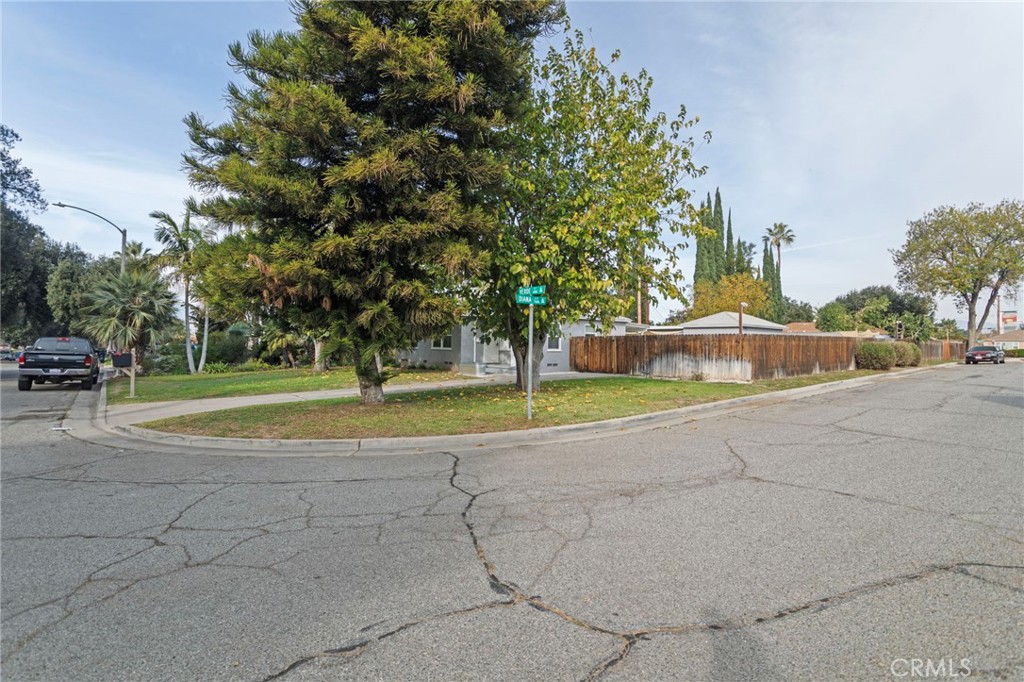 MLS #OC25280094 image #2