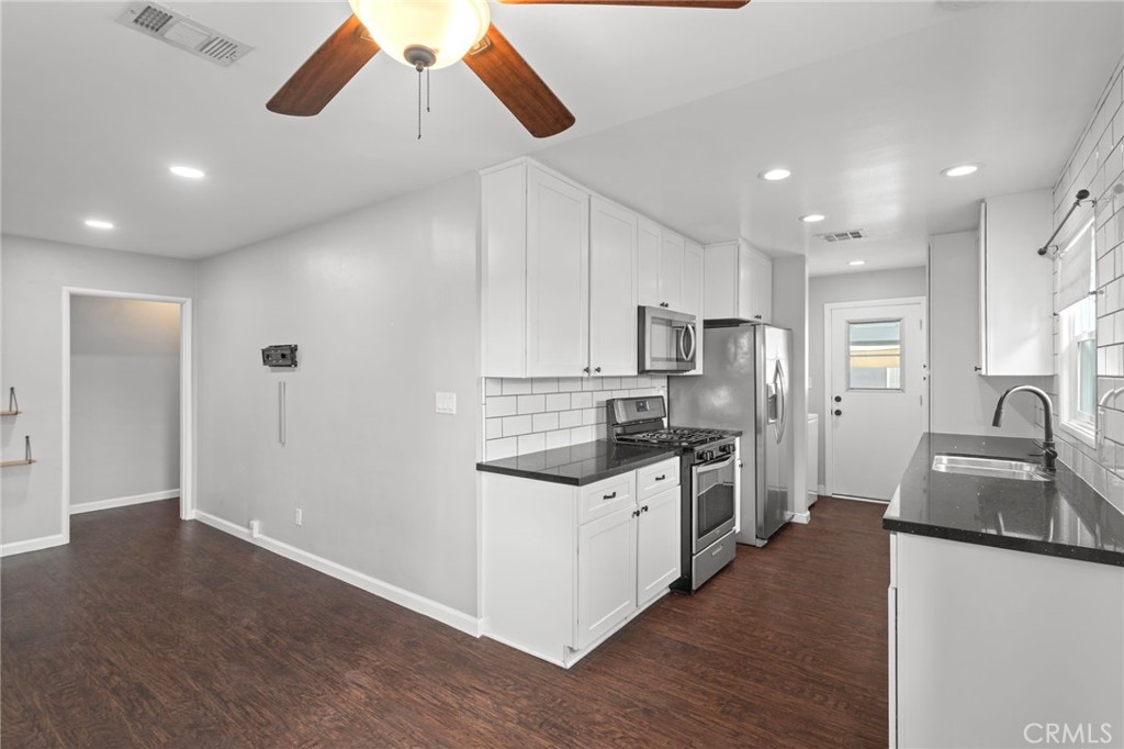 MLS #OC25280094 image #7