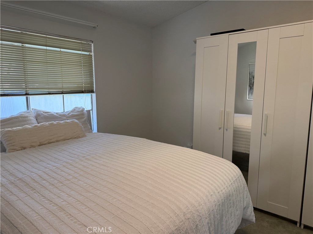 MLS #OC25280113 image #10