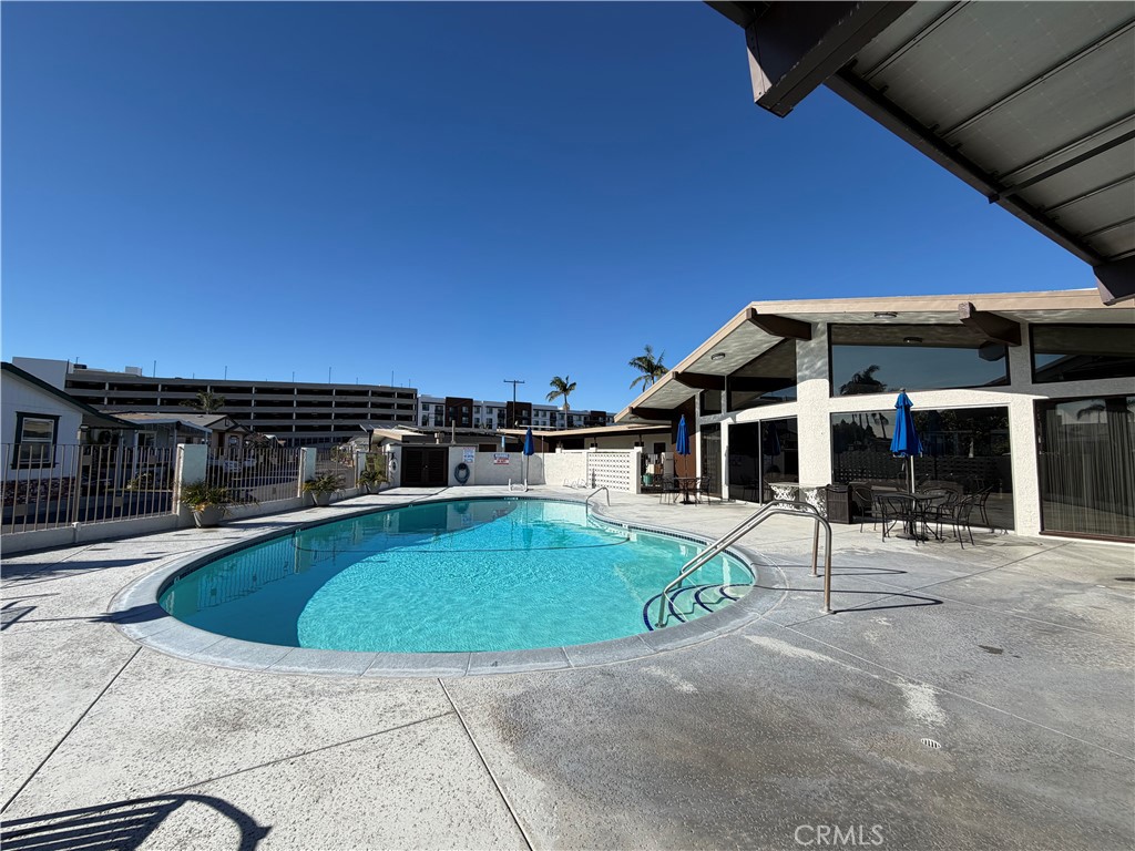 MLS #OC25280113 image #15