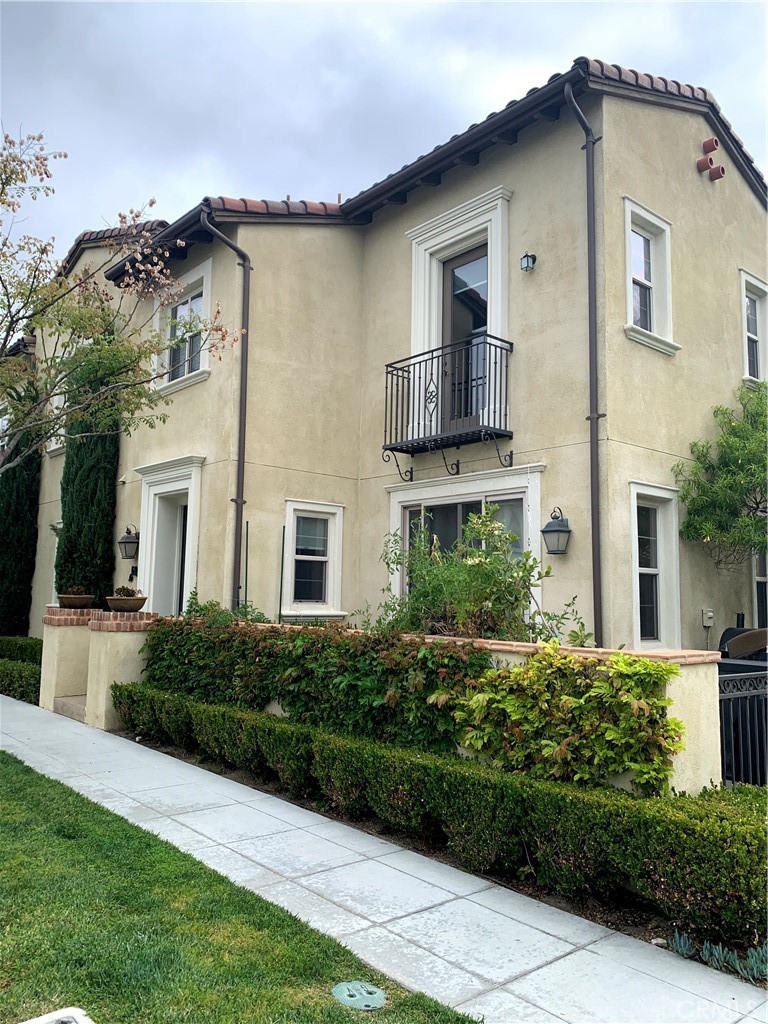 MLS #OC25280119 image #1