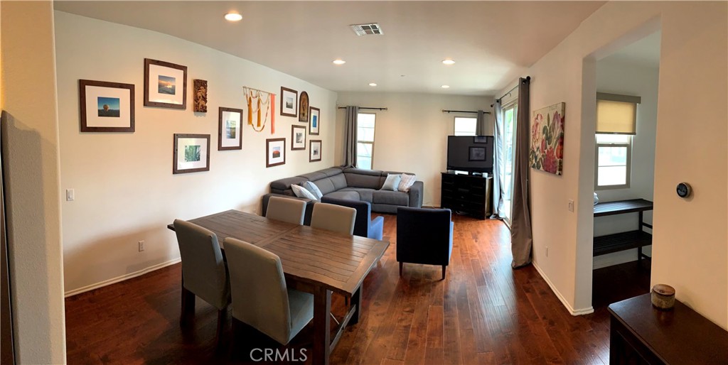 MLS #OC25280119 image #2