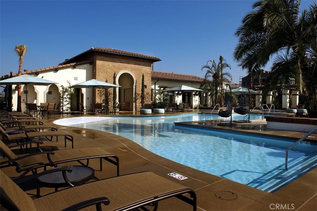 MLS #OC25280119 image #9