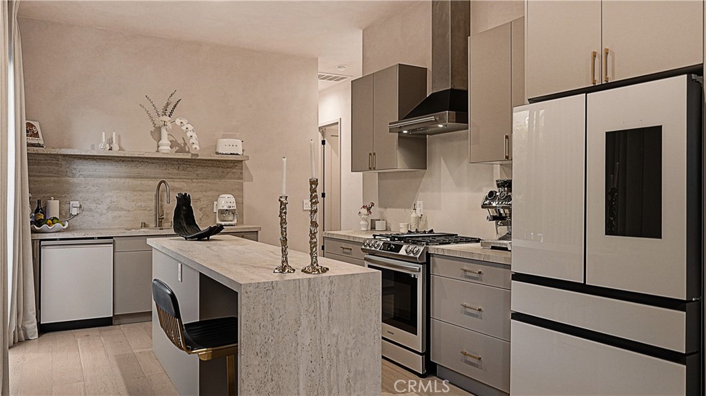 MLS #OC25280184 image #11