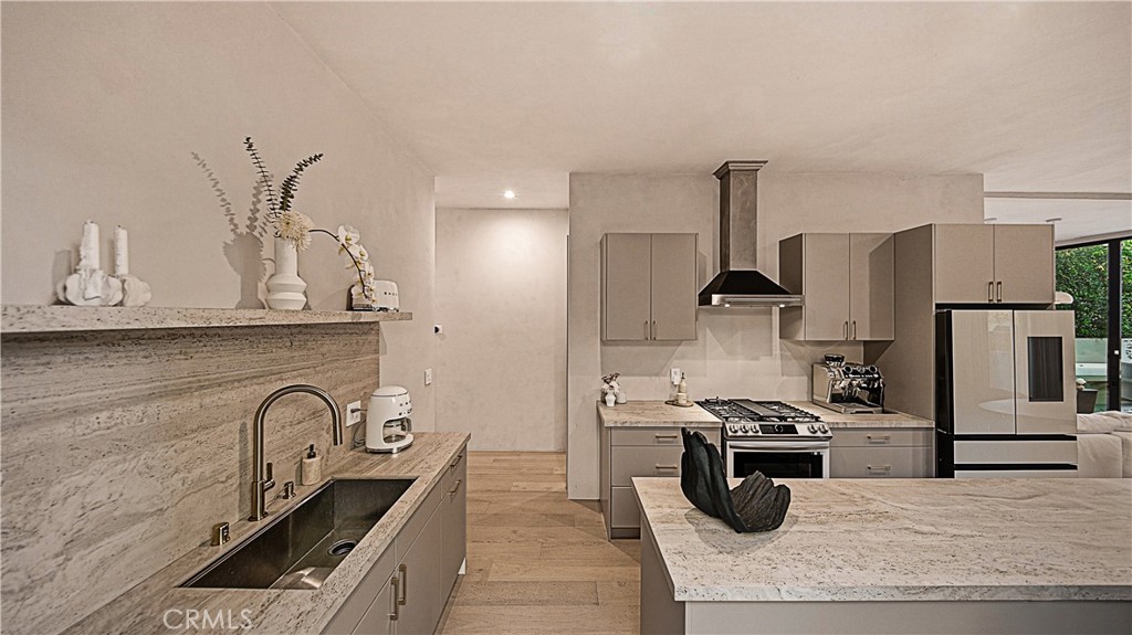 MLS #OC25280184 image #15