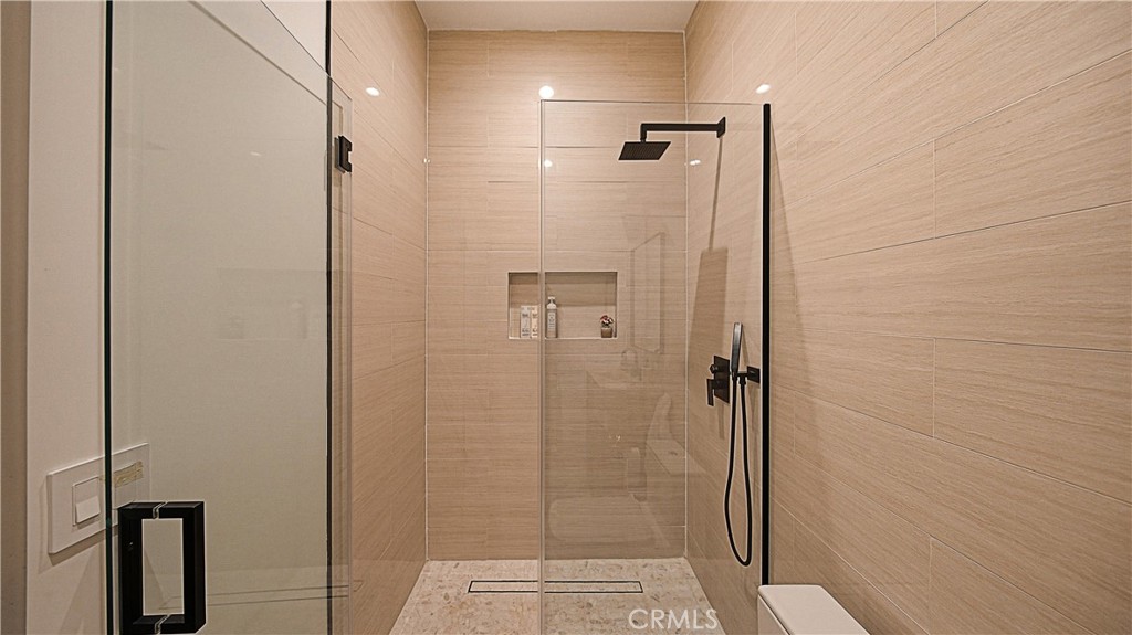 MLS #OC25280184 image #22