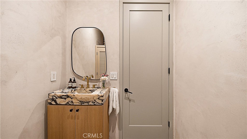 MLS #OC25280184 image #24