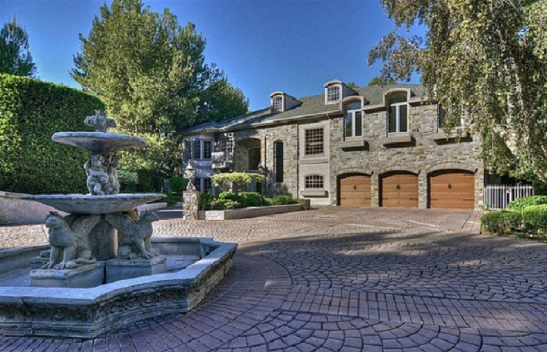 MLS #OC25280260 image #0