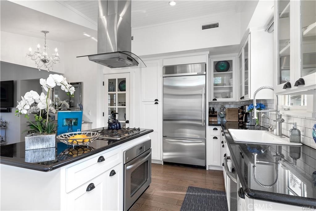 MLS #OC25280287 image #6