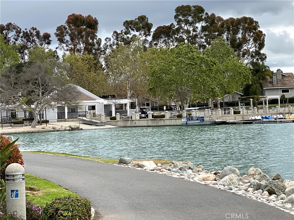 MLS #OC25280904 image #32