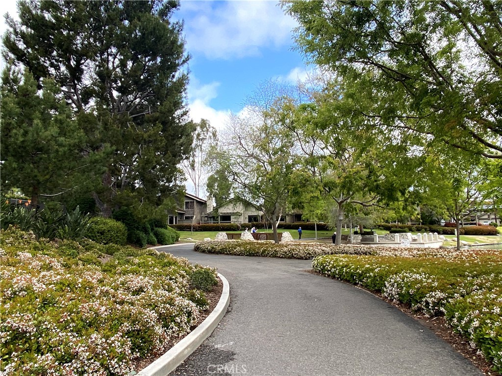 MLS #OC25280904 image #33