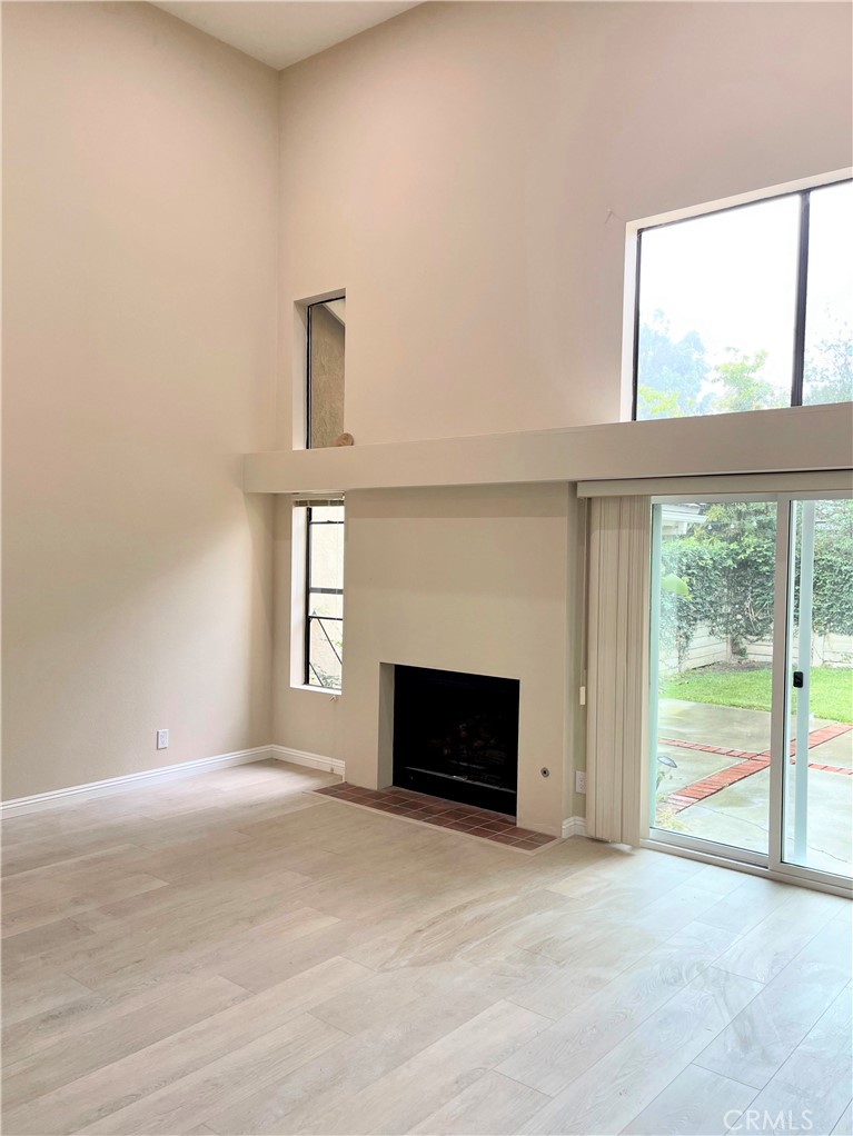 MLS #OC25280904 image #4