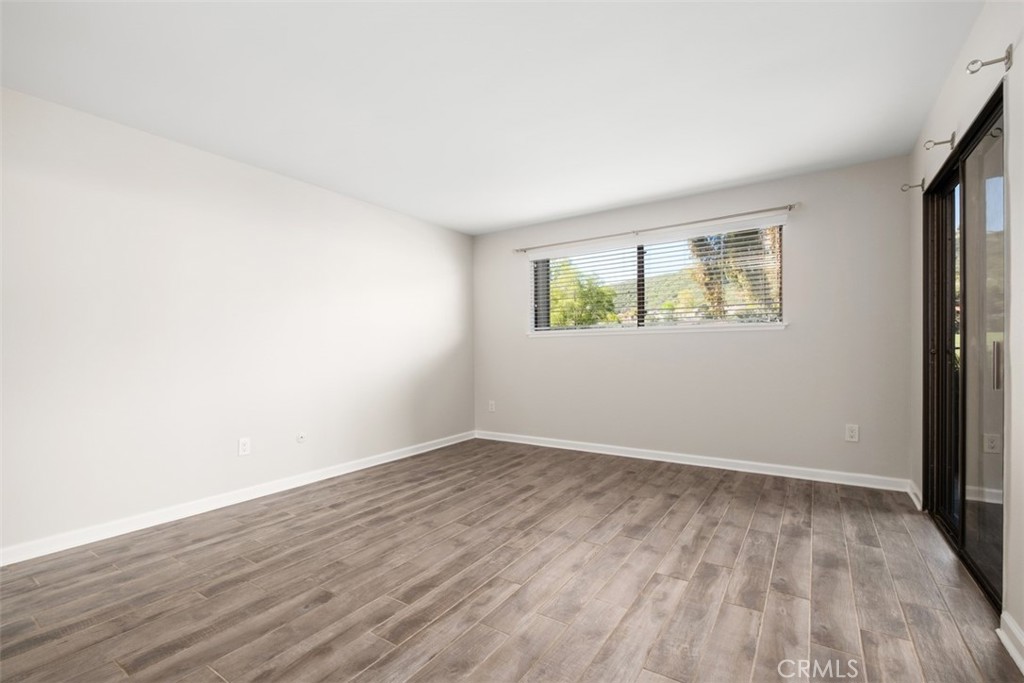 MLS #OC25281029 image #6