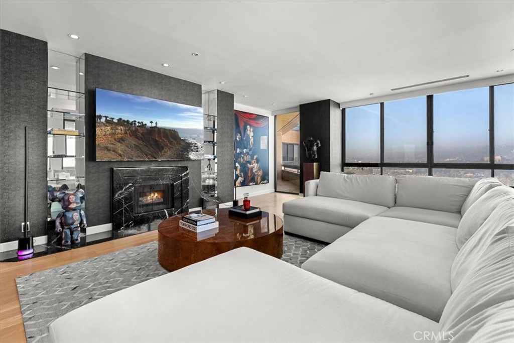 MLS #OC25281180 image #0