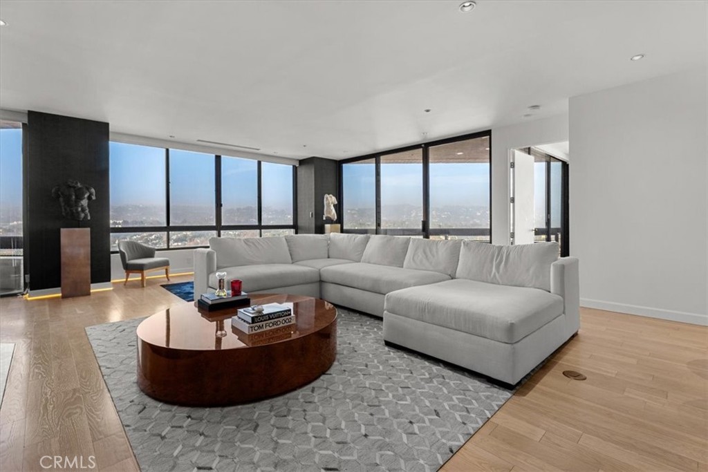 MLS #OC25281180 image #1