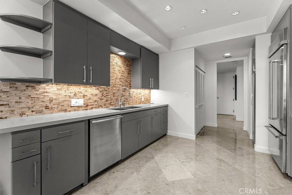 MLS #OC25281180 image #3