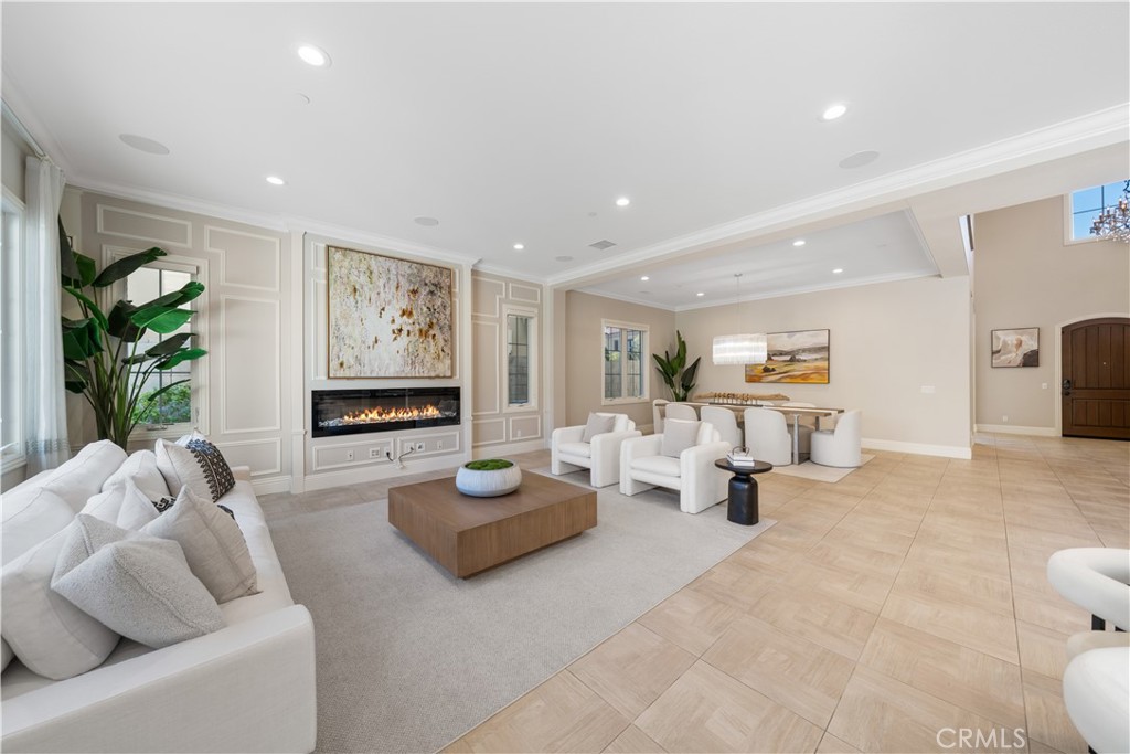 MLS #OC25281240 image #11