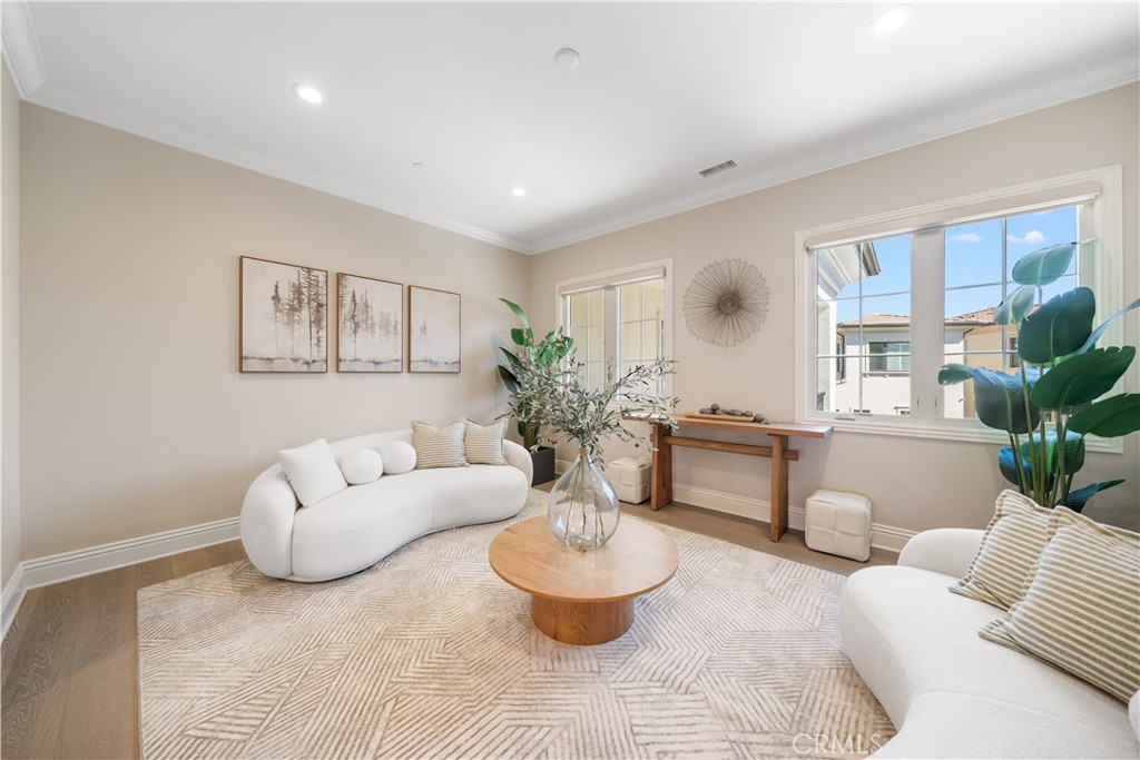 MLS #OC25281240 image #23