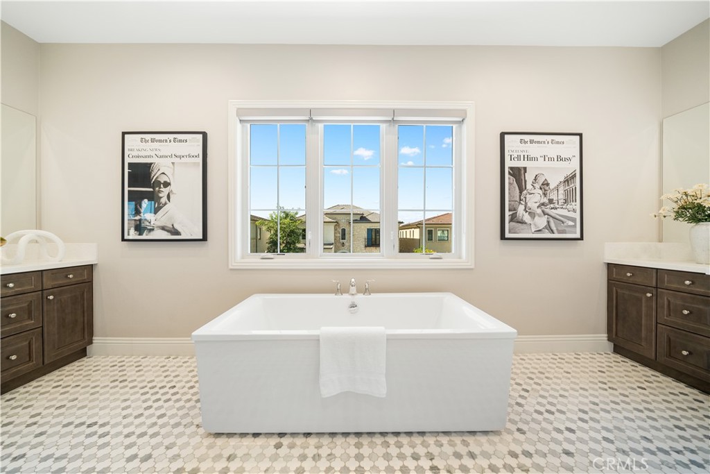 MLS #OC25281240 image #31