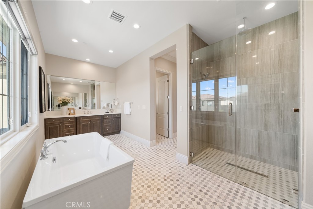 MLS #OC25281240 image #33